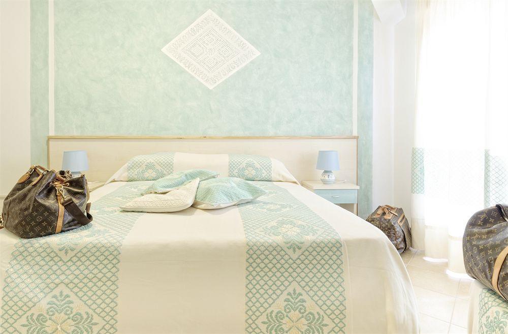 Hotel Petri Marini Aglientu Kültér fotó
