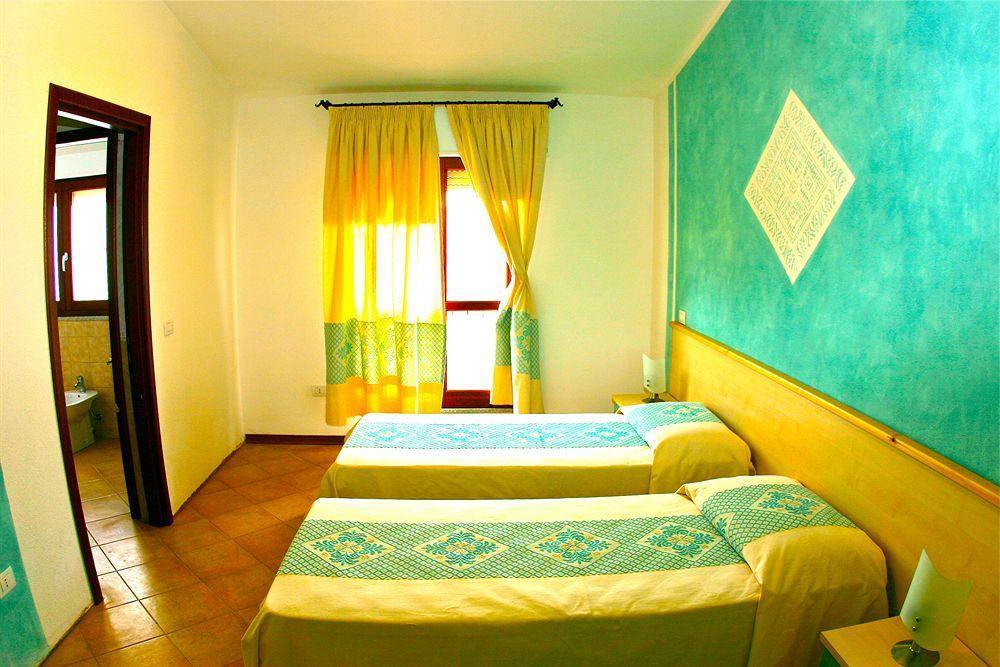 Hotel Petri Marini Aglientu Kültér fotó