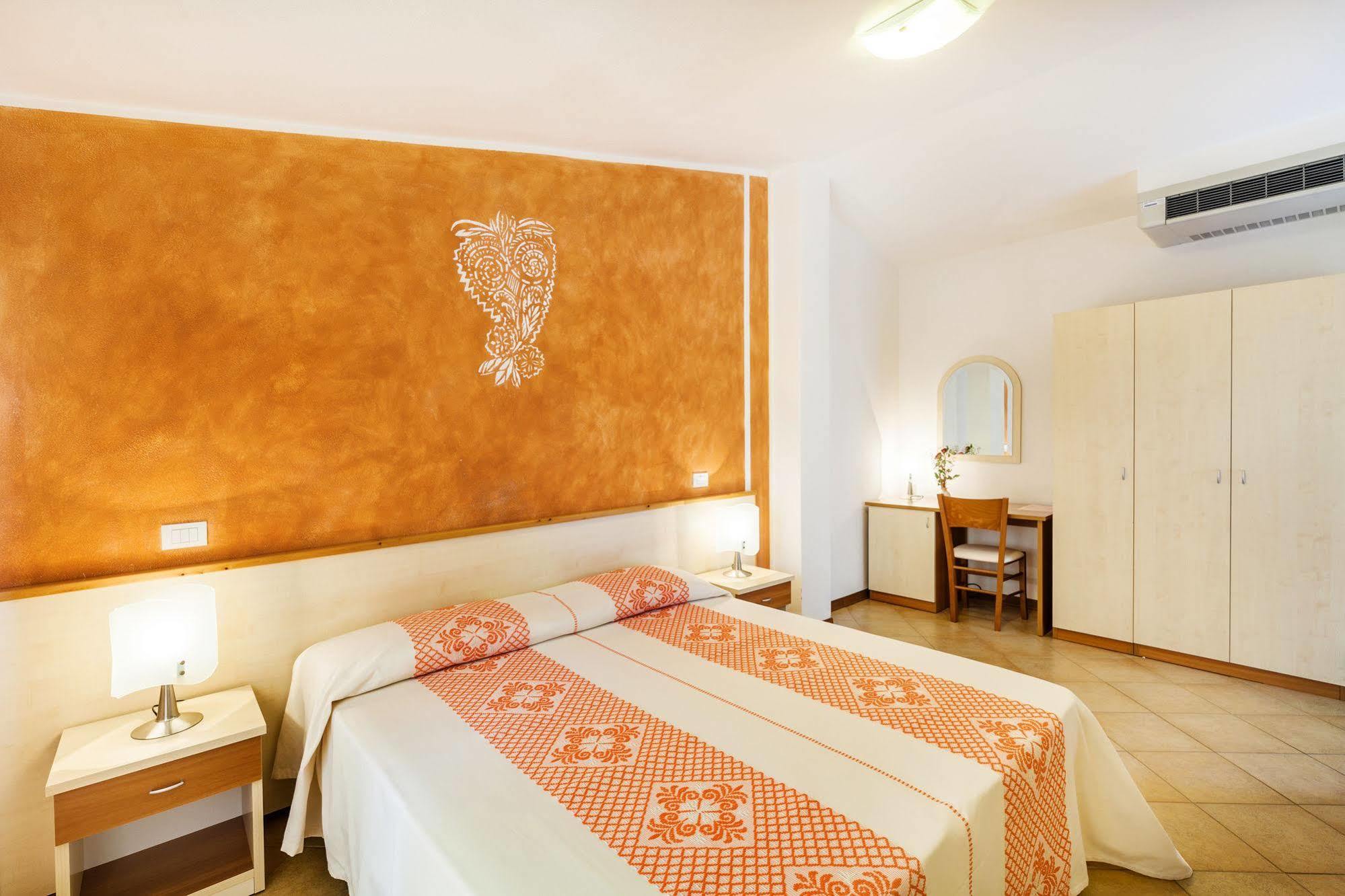 Hotel Petri Marini Aglientu Kültér fotó